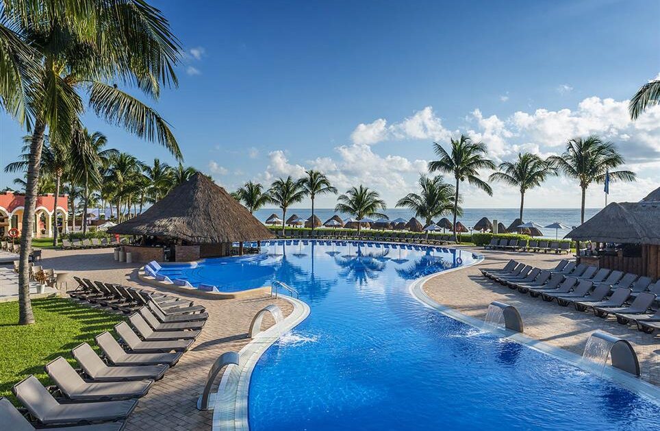 Join Our 2025 Members-Only Getaway to Riviera Maya: Discover Relaxation, Connection, and Luxury with Minneapolis Singles!